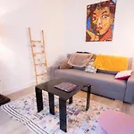 Charming Apartment Near Montmartre