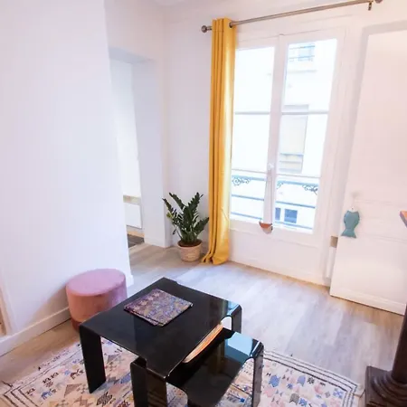 Charming Near Montmartre Apartment *