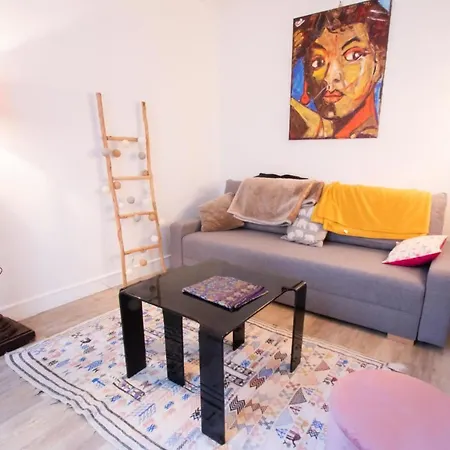 Apartment Charming Near Montmartre Paris